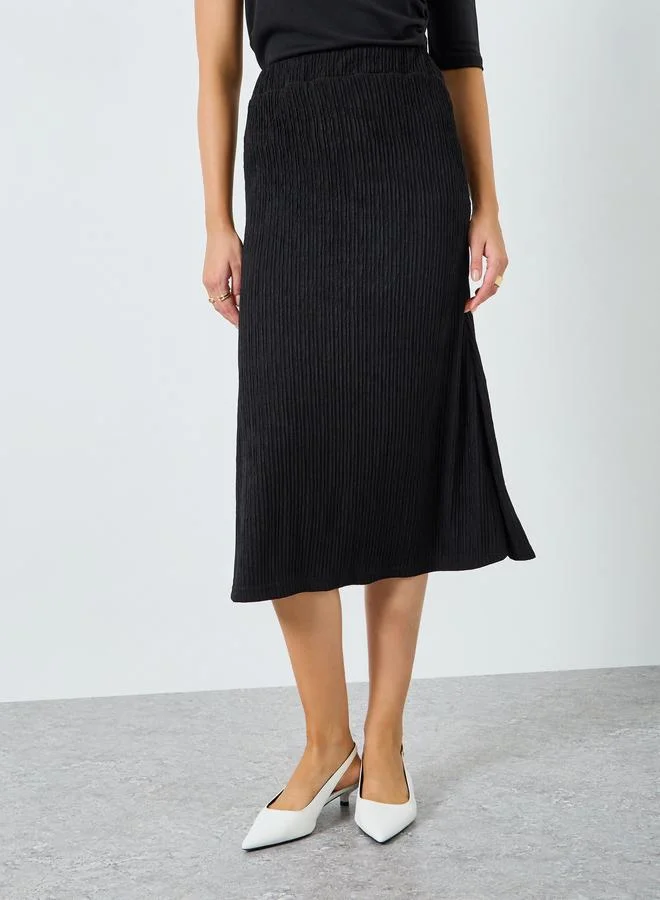 ستايلي تنورة ميدي سادة بتفاصيل بارزة الملمس